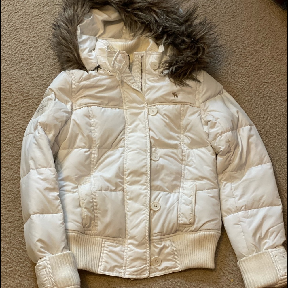 NWOT White Winter Jacket with Fur hood KIDS